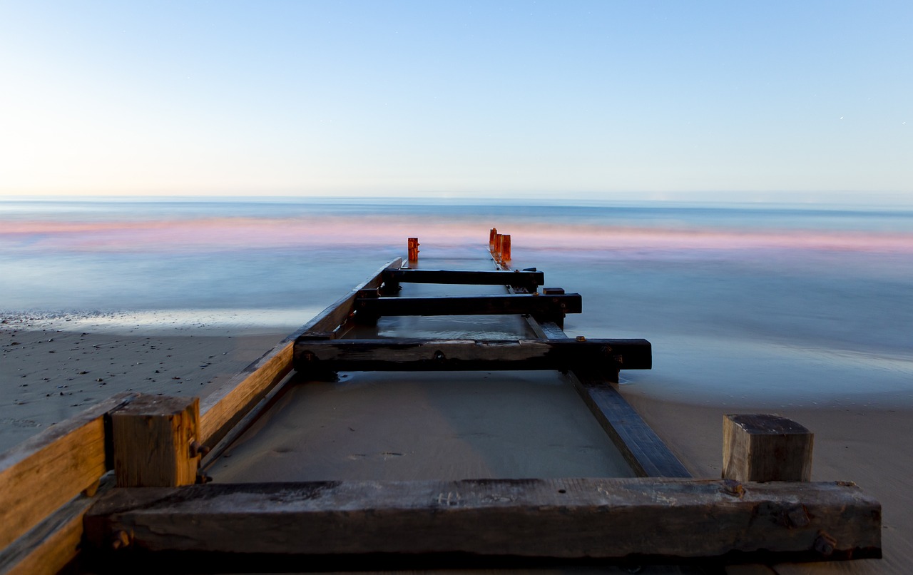 découvrez les causes courantes du déclenchement des disjoncteurs et comment résoudre efficacement les problèmes pour assurer la sécurité de votre installation électrique.