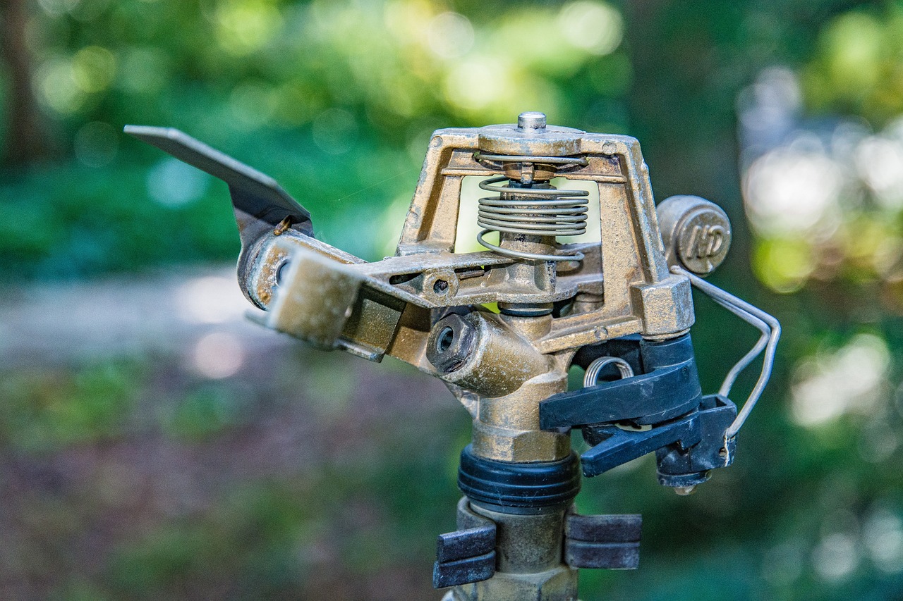 Comment créer un système d’arrosage automatique économique pour son jardin ?